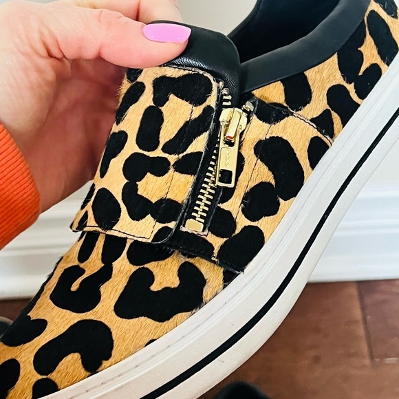 Real Calf fur and leather sz 8.5 Vaneli sport Leopard Print Slip-On Sneakers - Picture 3 of 6